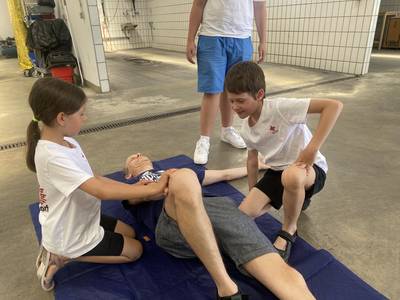 Zeigt anderen wie Erste Hilfe geht! Gruppenbild