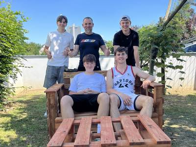 Palettenmöbel für den Schulhof Gruppenbild